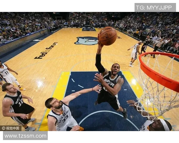 2004年NBA季后赛火箭对决马刺的经典之战回顾与分析 2004年NBA季后赛火箭对决马刺的经典之战回顾与分析