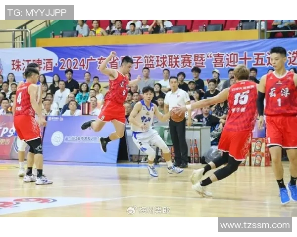 广东篮球联赛精彩对决北京球队全力以赴争夺胜利的激烈战斗
